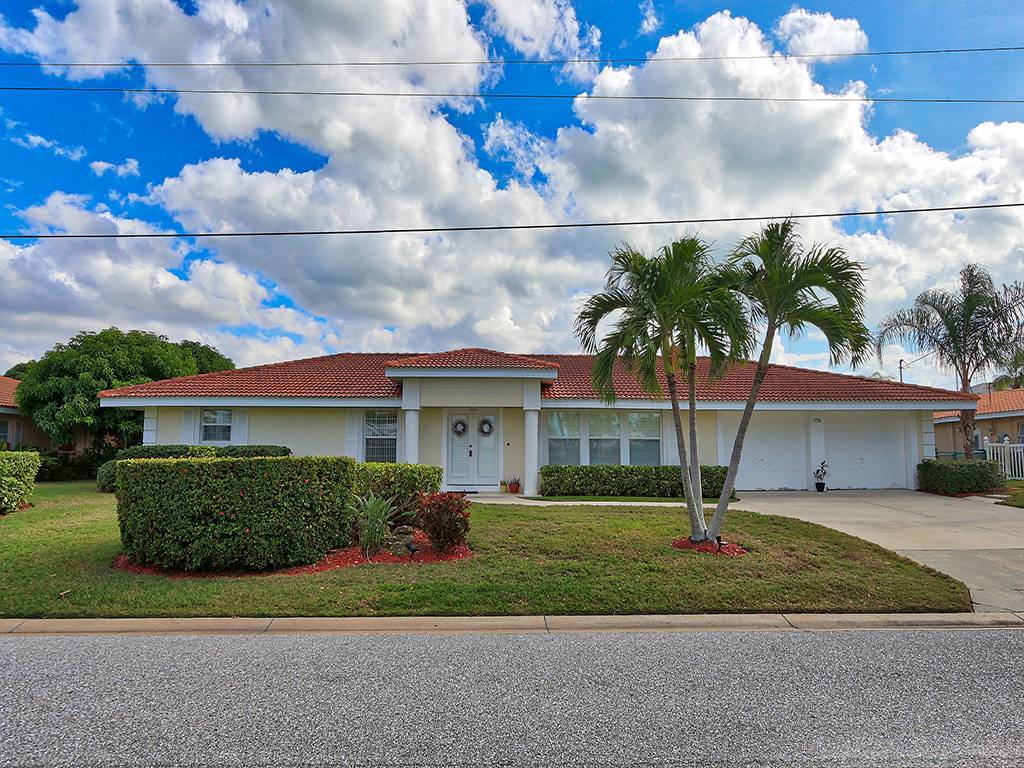 Bay Haven Home on Longboat Key by RVA Bay Haven Home on Longboat Key by RVA